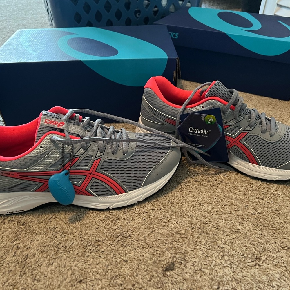 ASICS Gel-Contend Running Shoes - Gray and Red - Picture 4 of 8